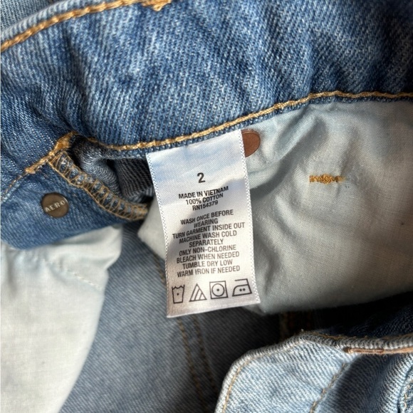 AERO Mom Short Denim Jean Shorts Button Fly Women's Size 2 - Picture 4 of 7